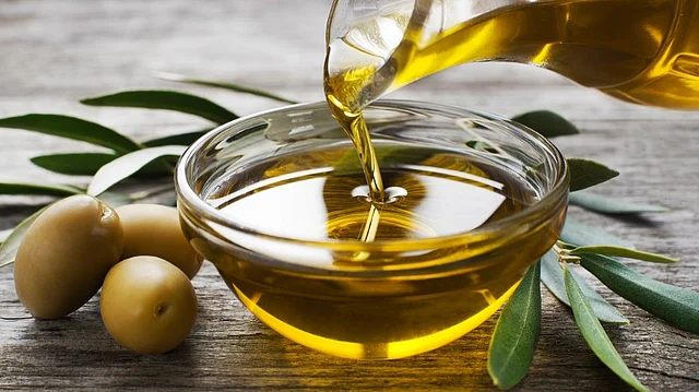 A few drops of olive oil can help relieve ear pain.