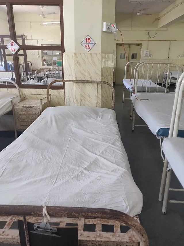 The ward and beds. Beds are rusty but clean.