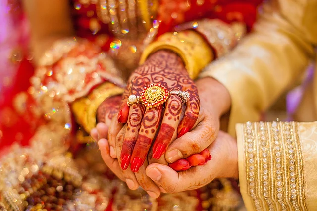 ‘अगर मैं सुहागरात के लिए तैयार नहीं हूं तो मैं अपने पति को इसके बारे में किस तरह बताऊं?’
