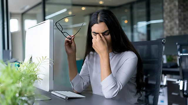 स्ट्रेस हार्मोन ब्लड प्रेशर को अस्थायी रूप से बढ़ा सकता है.