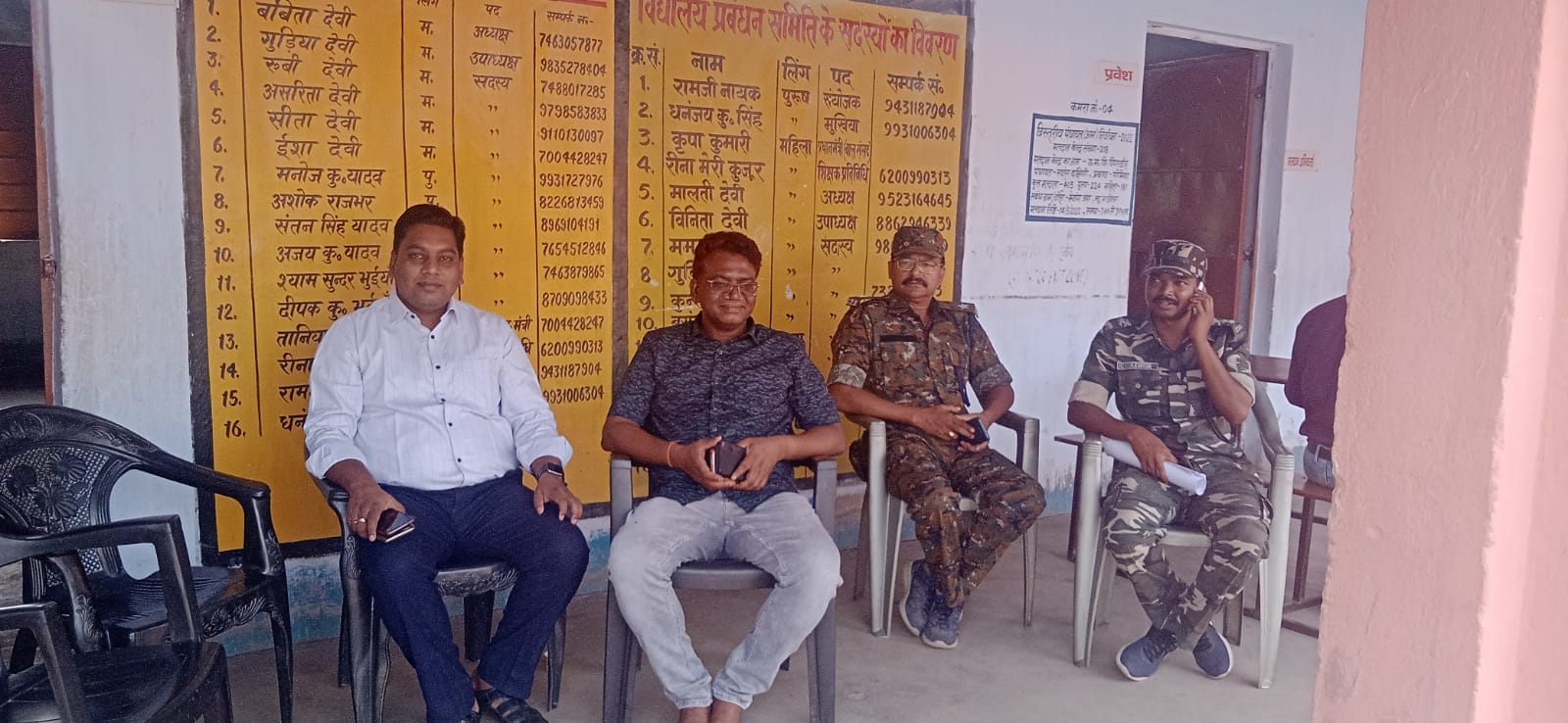प्रशासनिक देखरेख में हो रहा मतदान
