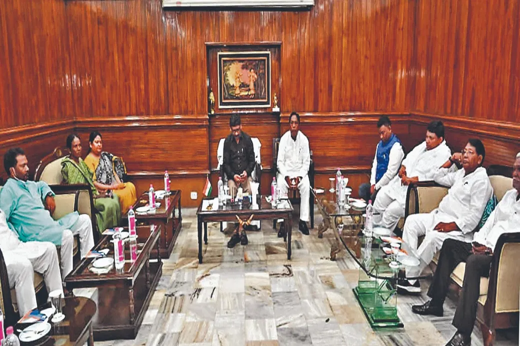 jharkhand mla will now be able to talk to chief minister hemant soren  directly will get a special phone number rgj | Jharkhand: विधायक अब  मुख्यमंत्री हेमंत सोरेन से सीधे बात कर