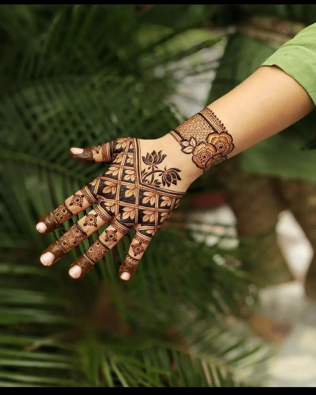 Hartalika Teej Mehndi Designs Trending And Latest Simple Mehndi Designs For Hartalika Teej Tvi Hartalika Teej Mehndi Design हर त ल क त ज पर लग ए भर भर ह थ व ल म ह द क ख बस रत ड ज इन