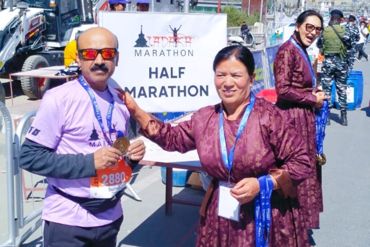 photo-who-is-suman-prasad-56-who-won-the-ladakh-marathon