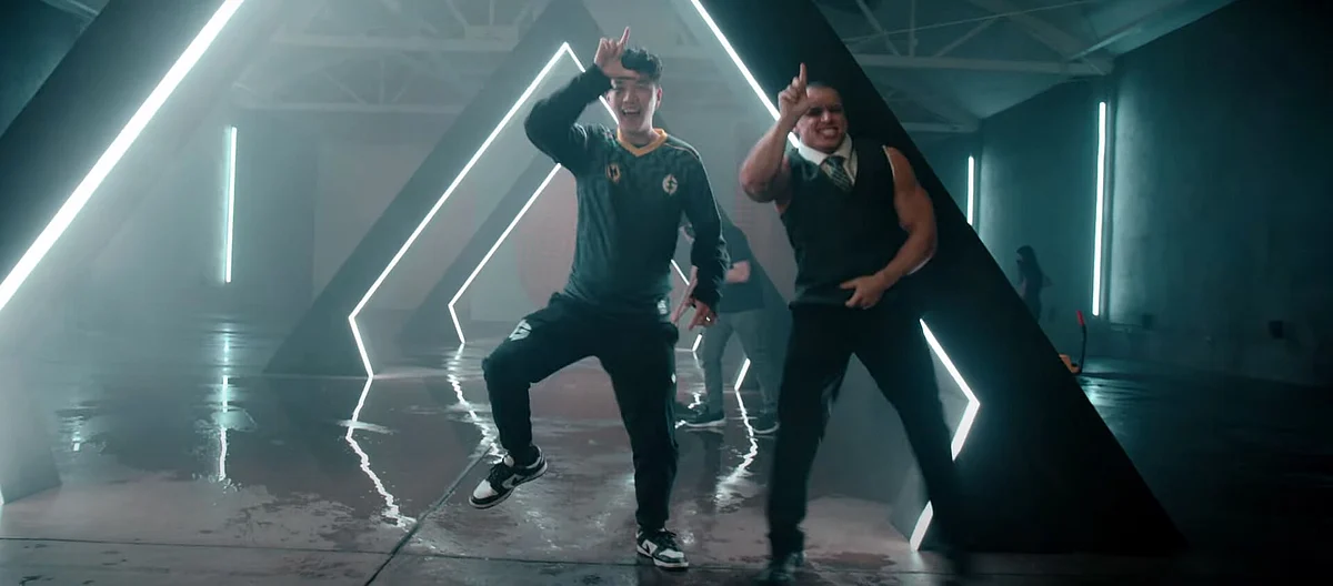 Evil Geniuses Jojopyun and tyler1 doing the Fortnite dance