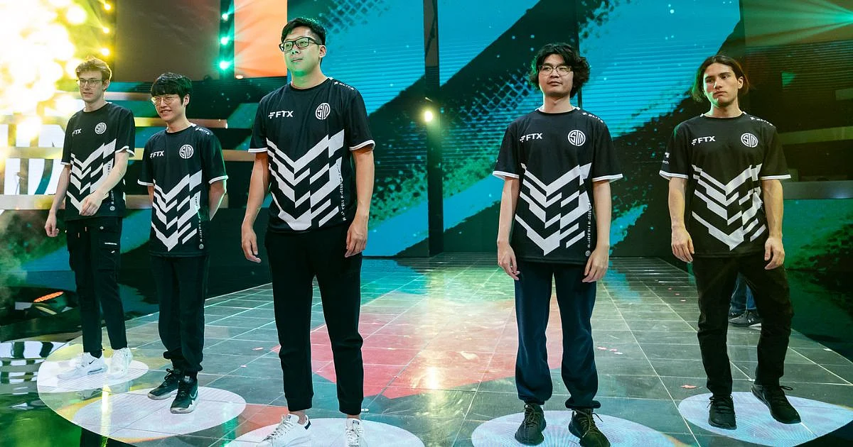 SabeRLight- with his TSM teammates at the Riyadh Masters 2022