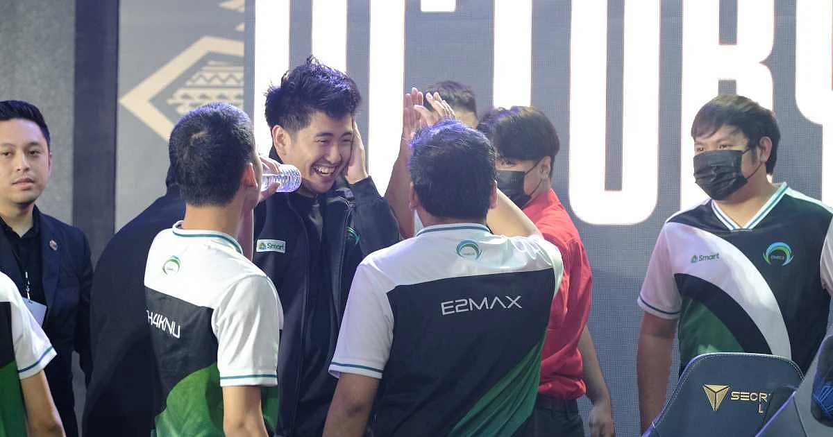 Omega Esports celebrates its victory against Nexplay EVOS.