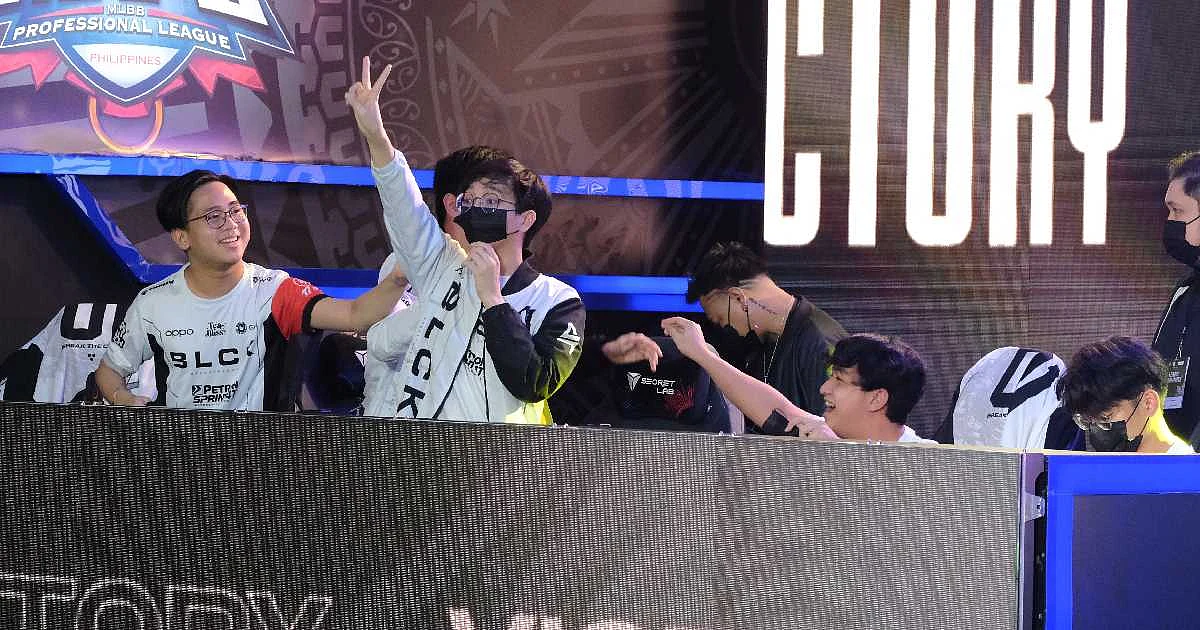 Blacklist International celebrates for securing top seed slot.