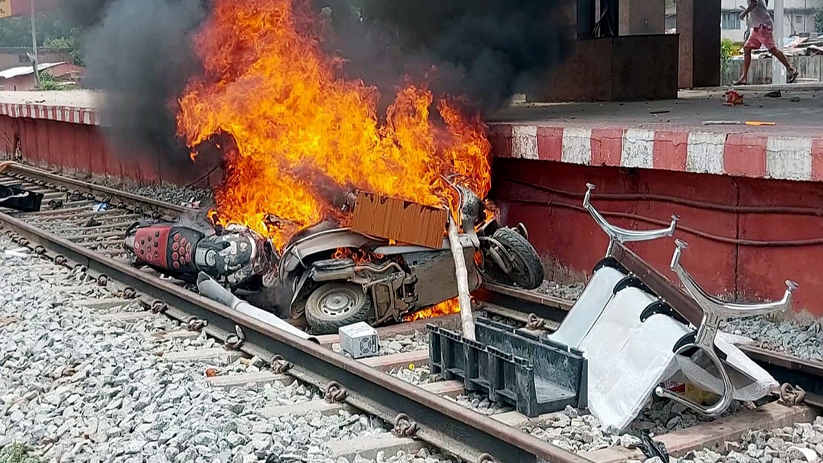 युवकांच्या संतापापुढे केंद्राचे डॅमेज कंट्रोल: गृह, संरक्षण मंत्रालयात अग्निविरांना आरक्षण