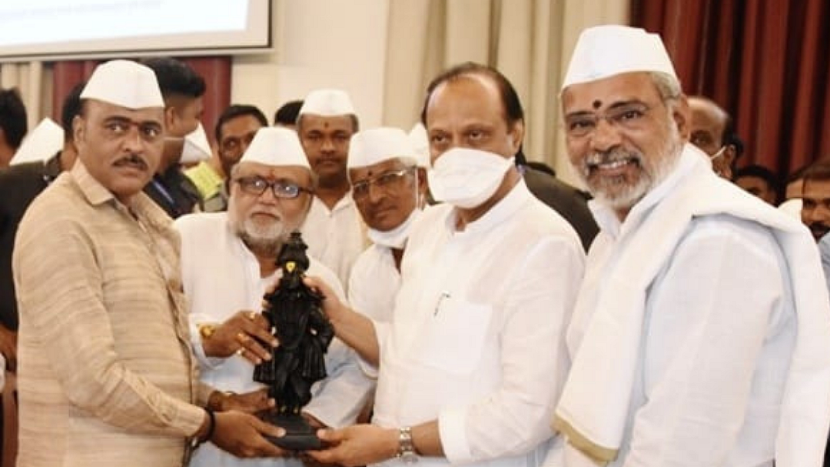 वारकऱ्यांना कोरोना लसीचा बूस्टर डोस द्या