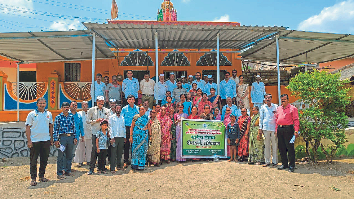 फदालेवाडी-उगलेवाडी येथे चारसूत्री पद्धतीने भात लागवड प्रशिक्षण