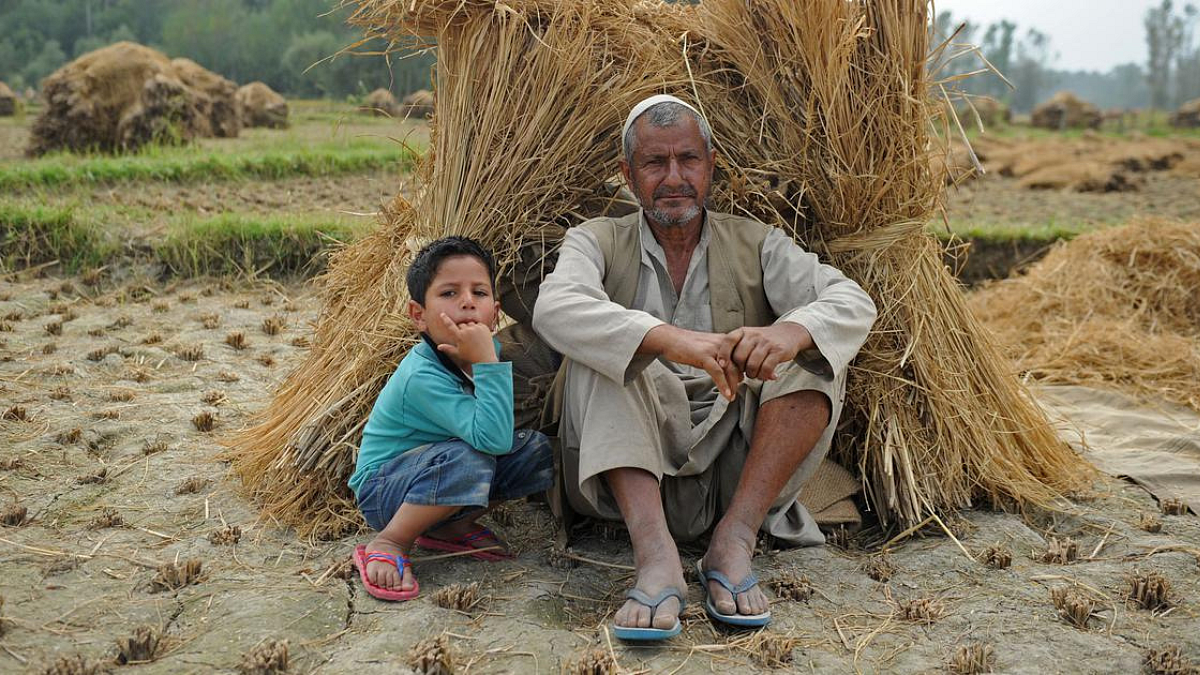 Farmer Exploitation : शेतकऱ्यांची अडवणूक कधी थांबणार?
