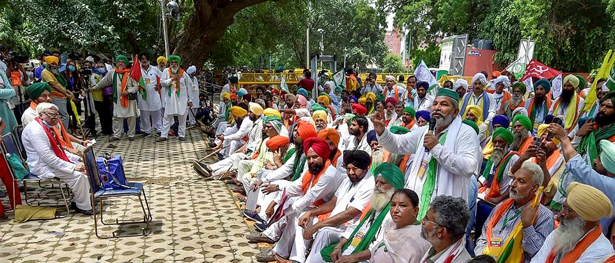 ‘शेतकरी संसदे’त कृषी कायद्यांवर हल्लाबोल