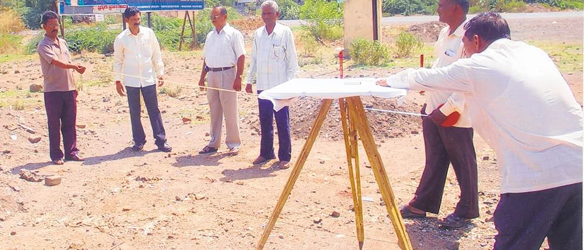 शेतकऱ्यांच्या संमतीशिवाय जमिनीची मोजणी Land survey without the consent of the farmer