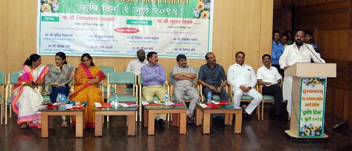कार्यक्रमात मार्गदर्शन करताना जिल्हा परिषद अध्यक्ष विश्वास देवकाते