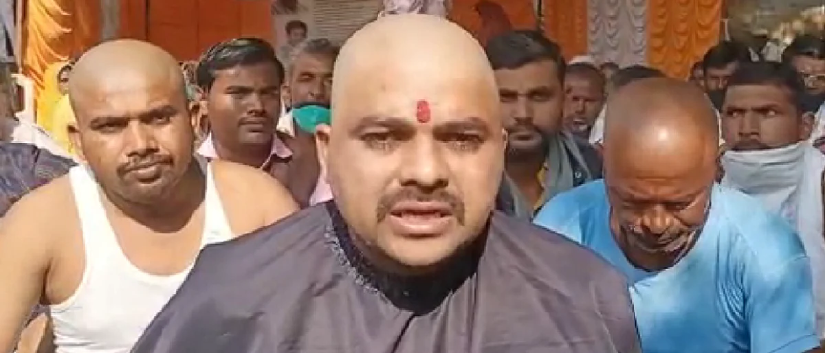 पीकविम्यासाठी रविकांत तुपकरांचे मुंडन आंदोलन