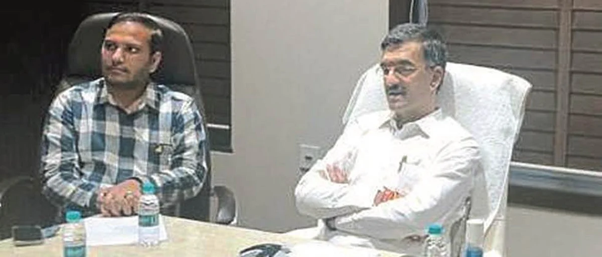 Action should be taken against those who sell fertilizers at extra rates: Desai