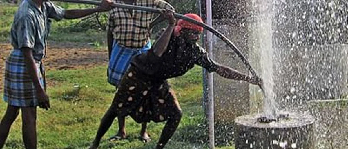 नवीन बोअरवेलऐवजी `फ्लशिंग’वर भर