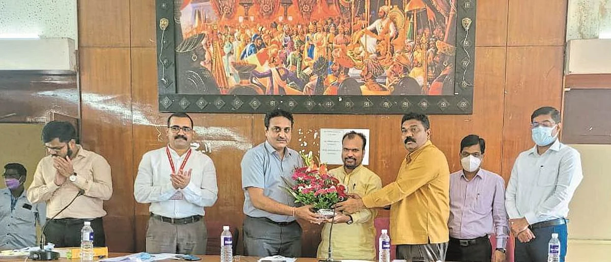 ग्रामसेवकांकडील अतिरिक्त कामांबाबत विचारमंथन