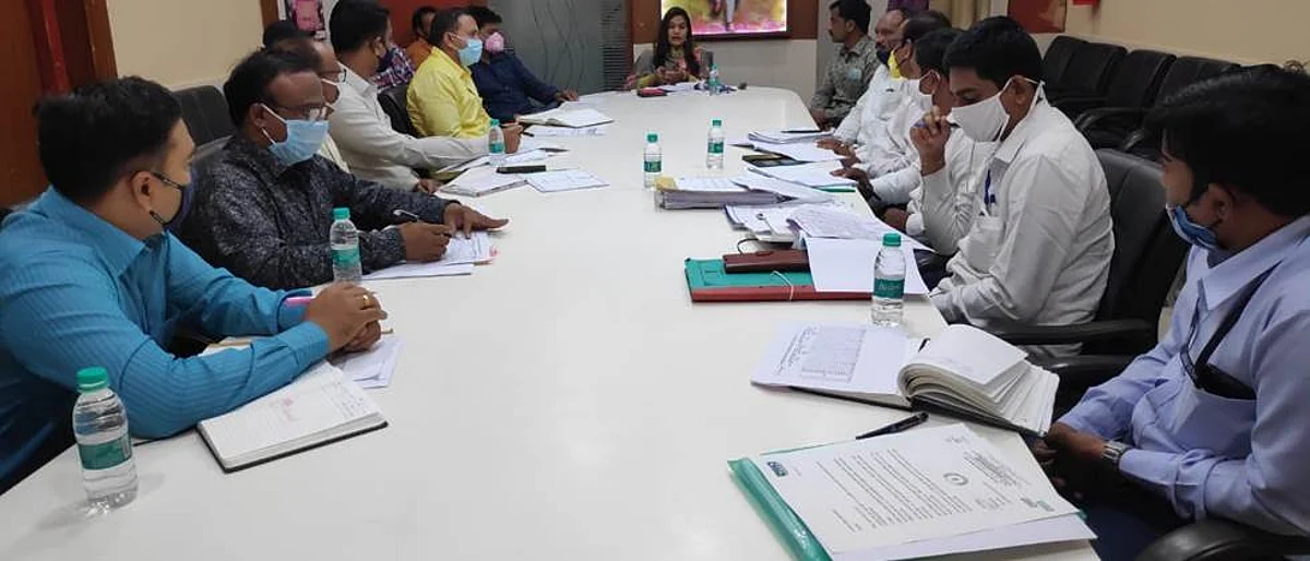 विमा कंपन्यांनी सरसकट भरपाई द्यावी - खासदार भावना गवळी Insurance companies should pay the entire amount