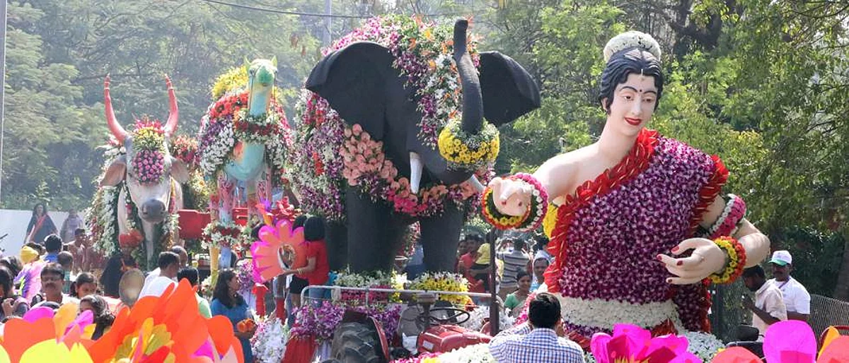 पुष्प प्रदर्शनास प्रारंभ झाला