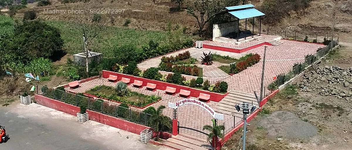 पिराचीवाडी झाली उपक्रमशील गाव