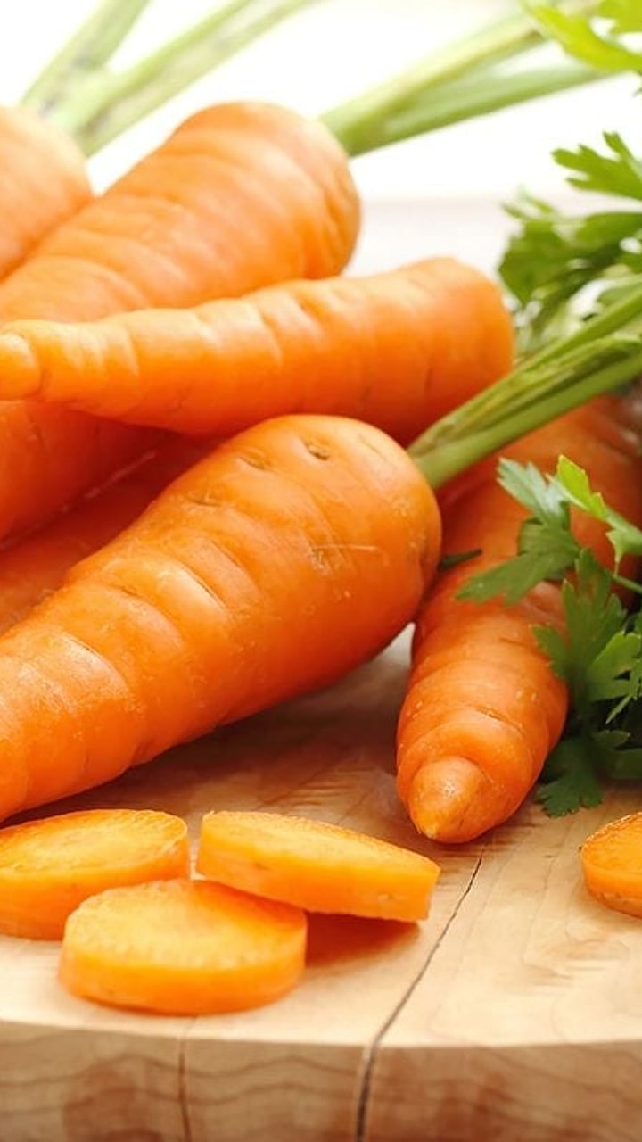 Carrot Benefits दात आणि मेंदू निरोगी ठेवतं गाजर! Carrot keeps eyes
