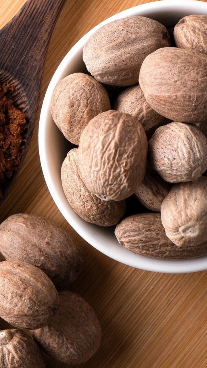 Nutmeg Benefits जायफळ खाण्याचे फायदे वाचा आणि आजार पळवाRead benefits