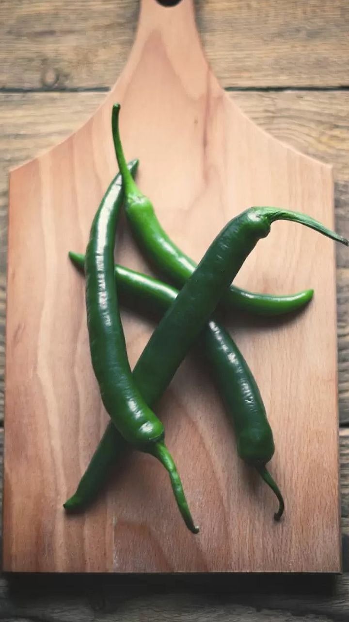 Green Chili Health हिरवी मिरचीचे तोटे कमी फायदे जास्तGreen Chili