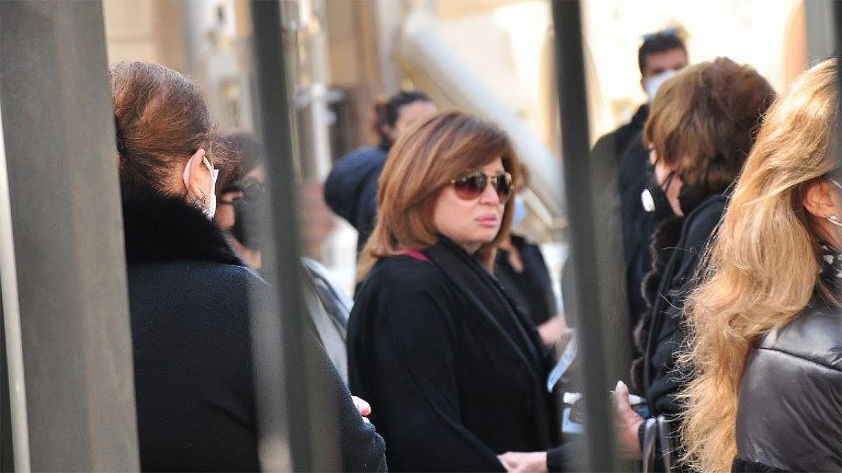 أول تعليق من إلهام شاهين على ظهورها خلال الصلاة دون حجاب