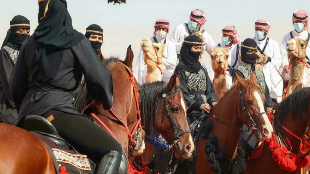 فرنسا تحتفي بـ«ملكة جمال الإبل».. وتحاور متسابقات سعوديات