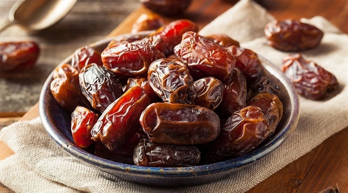 يساهم في محاربة أمراض مزمنة.. تعرف على فوائد سحرية للتمر