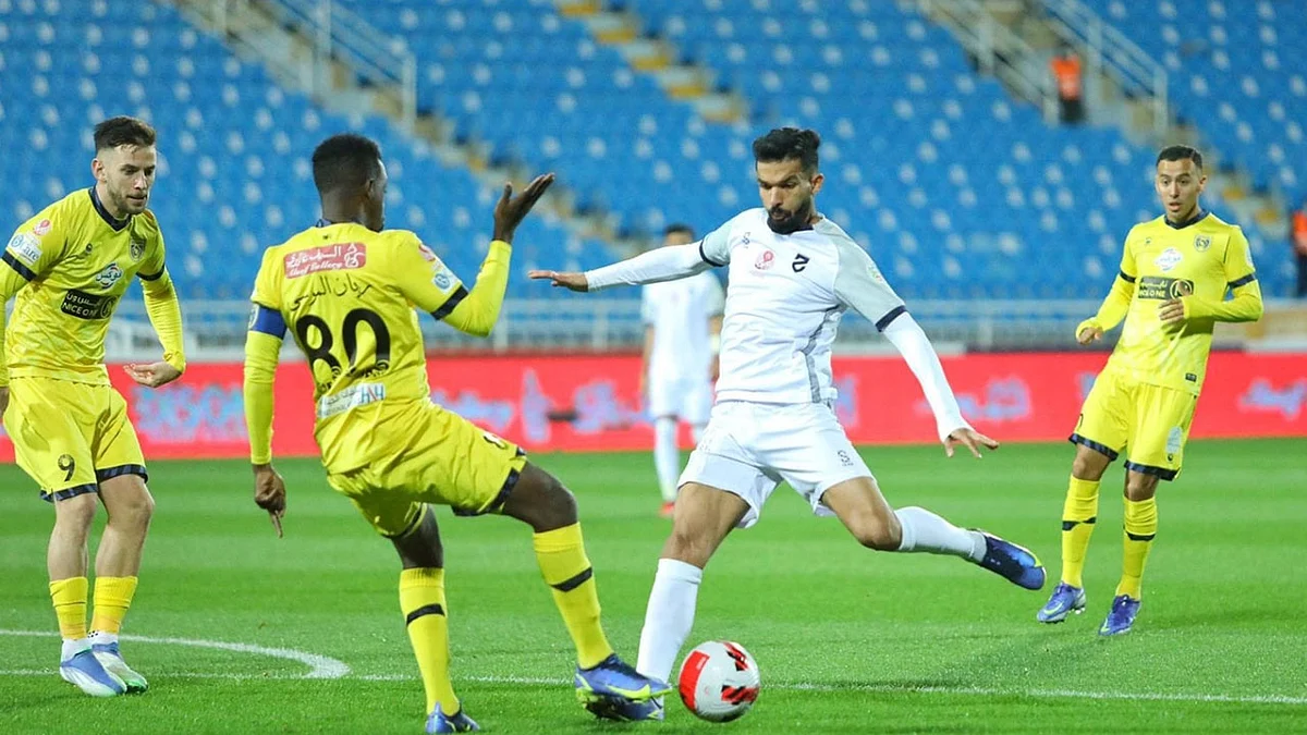 التعاون يهرب من منطقة الخطر بعد الفوز على الحزم بثنائية