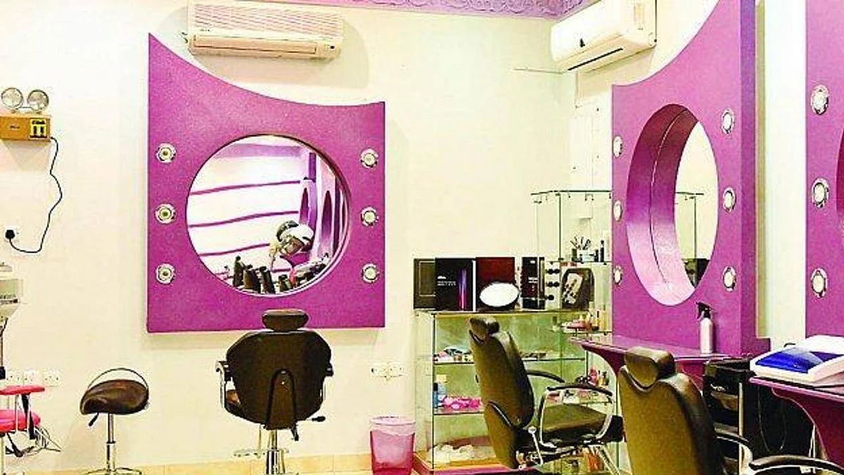 «البلديات» تكشف عن الغرامة المالية لمخالفة وجود كاميرات داخل محلات التزيين النسائي