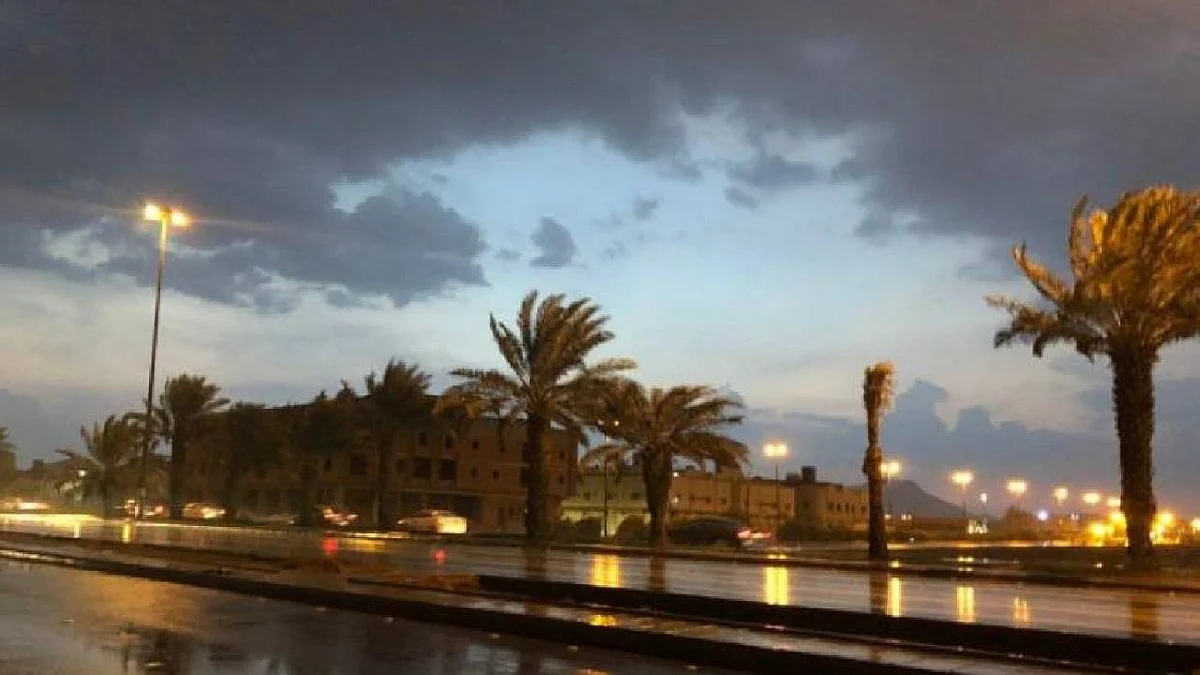 «النقل» تحذر مستخدمي 6 طرق بالمدينة من الأمطار
