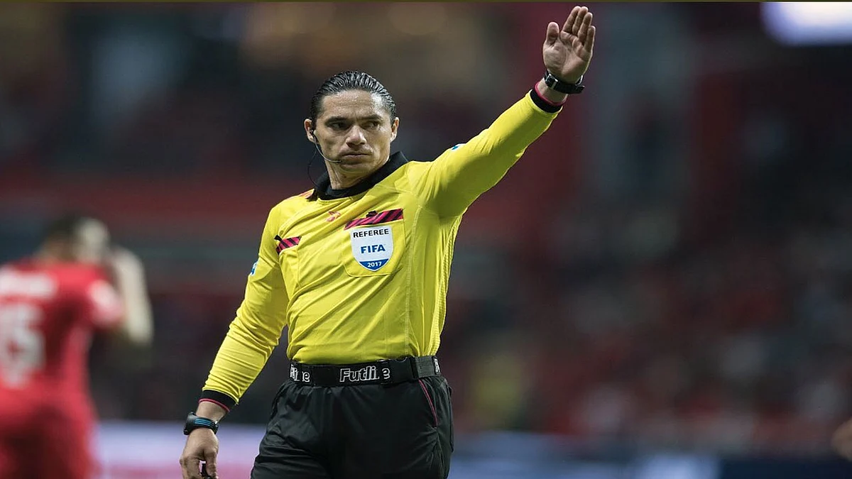 الدوري السعودي.. مكسيكي يدير مباراة الهلال والتعاون وسويسري للنصر والفيصلي