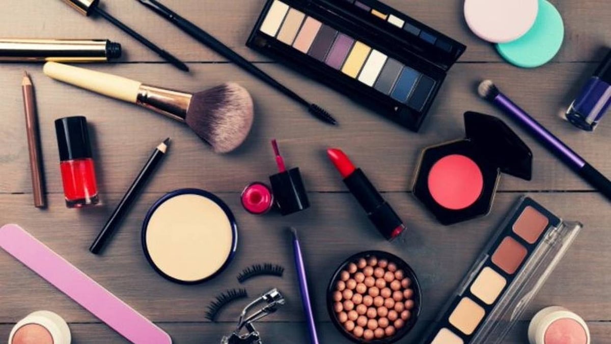 أكاديمي يكتشف مادة مسرطنة بمستحضرات التجميل تؤثر على الجهاز التناسلي