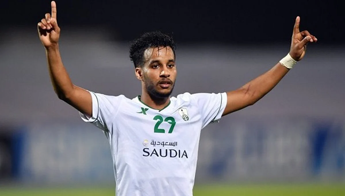 غريب يدعم صفوف الأهلي أمام الرائد