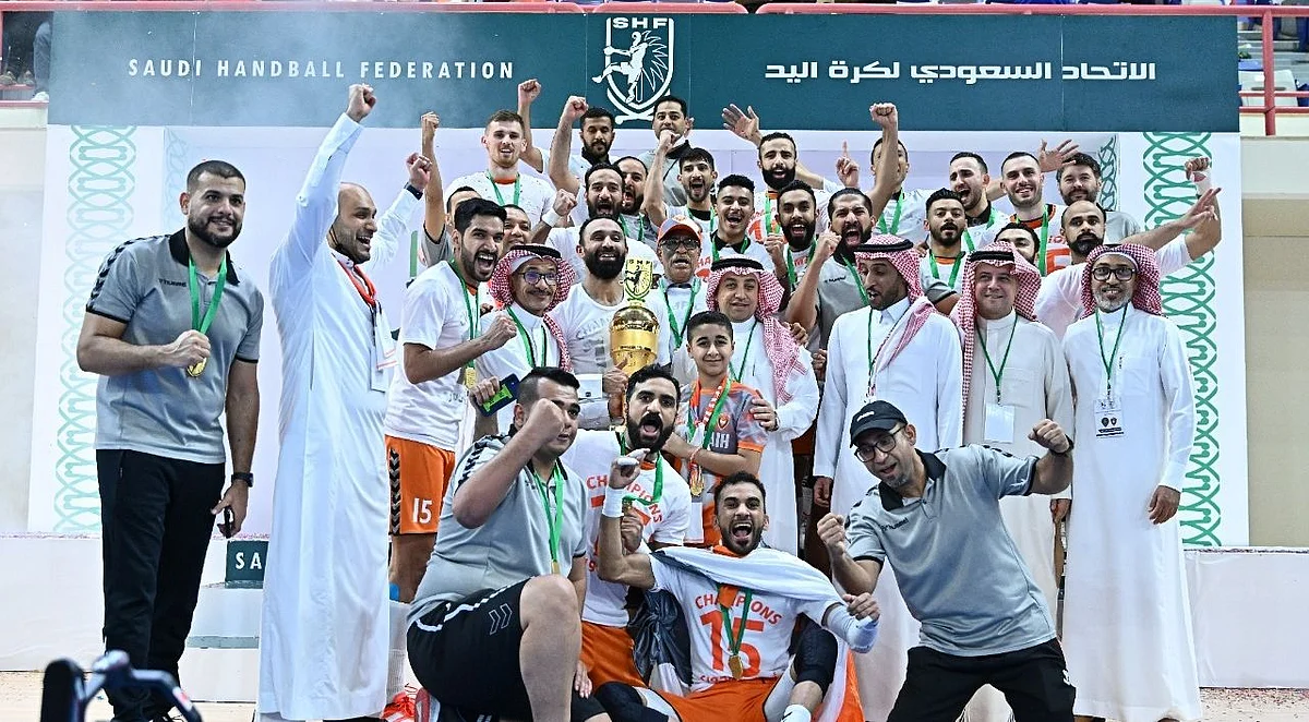 للمرة الرابعة في التاريخ.. يد مضر تعبر الخليج وتخطف لقب الدوري الممتاز