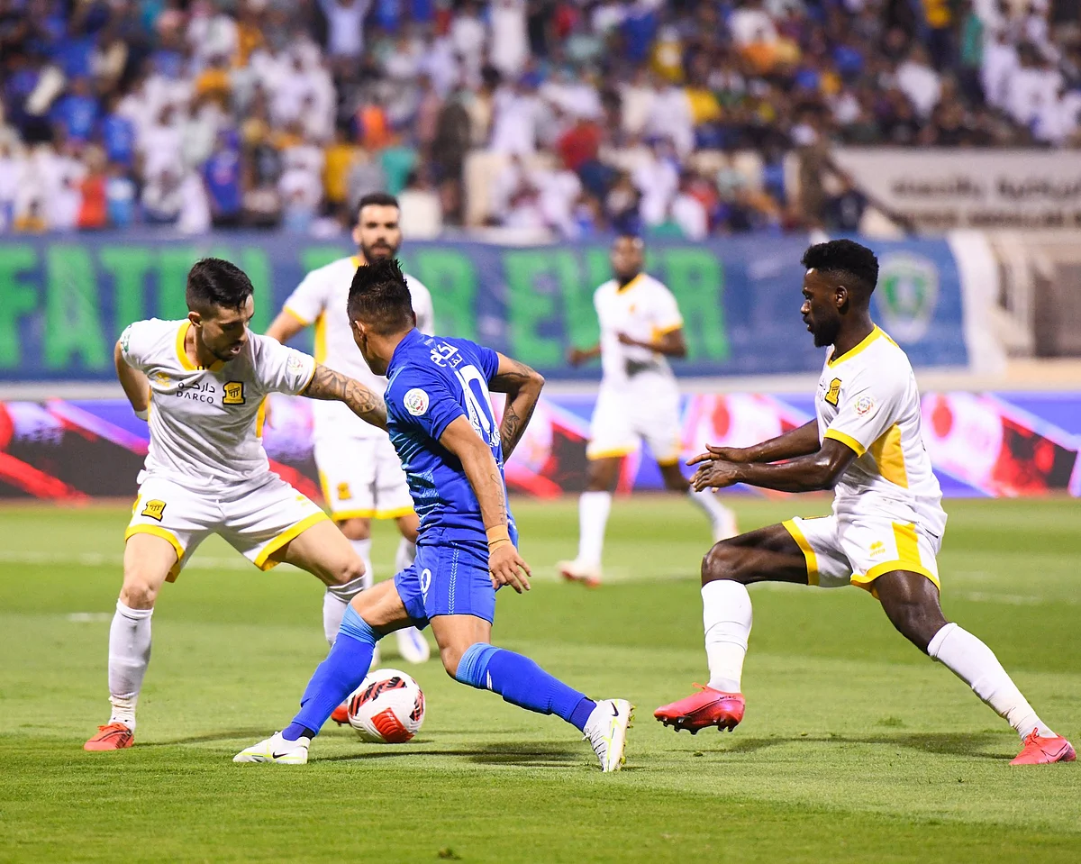 التعادل الإيجابي يحسم مواجهة الاتحاد والفتح في مباراة الأهداف «الثمانية»