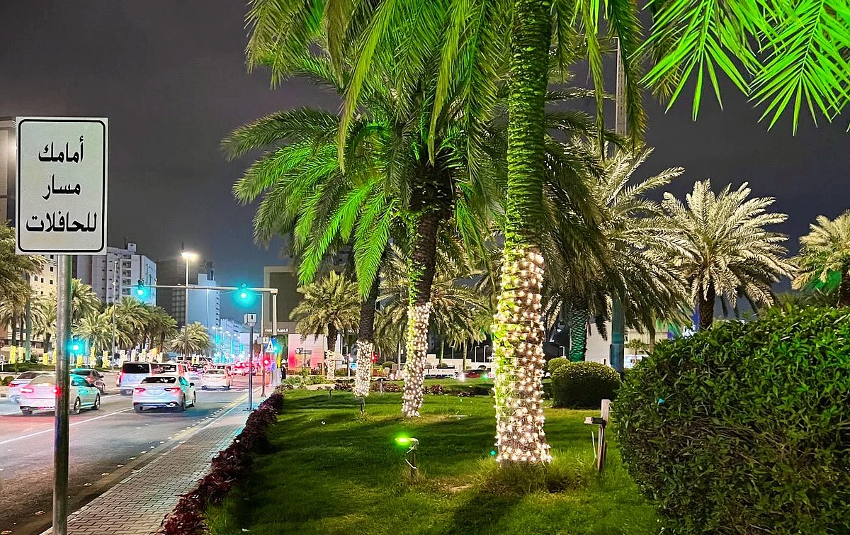 أمانة العاصمة المُقدّسة تُزيّن شوارع مكة استعداداً لعيد الفطر