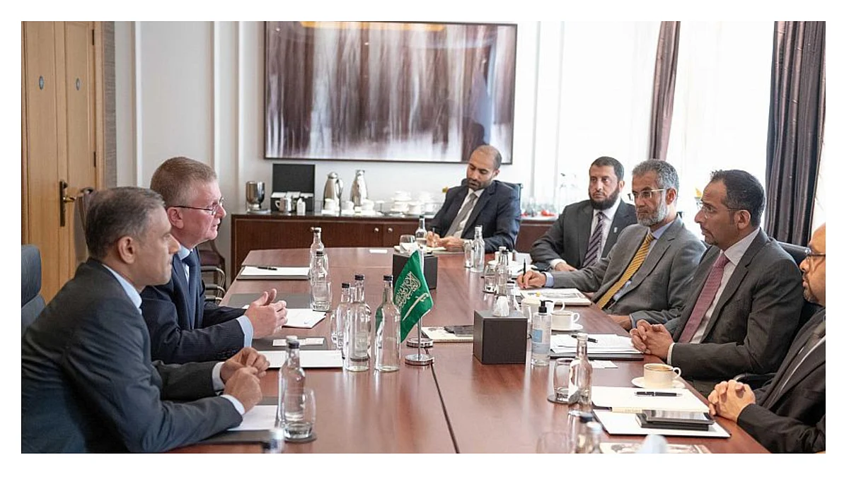 وزيرُ الصناعة يلتقي عددًا من المستثمرين البريطانيين خلال زيارته للمملكة المتحدة