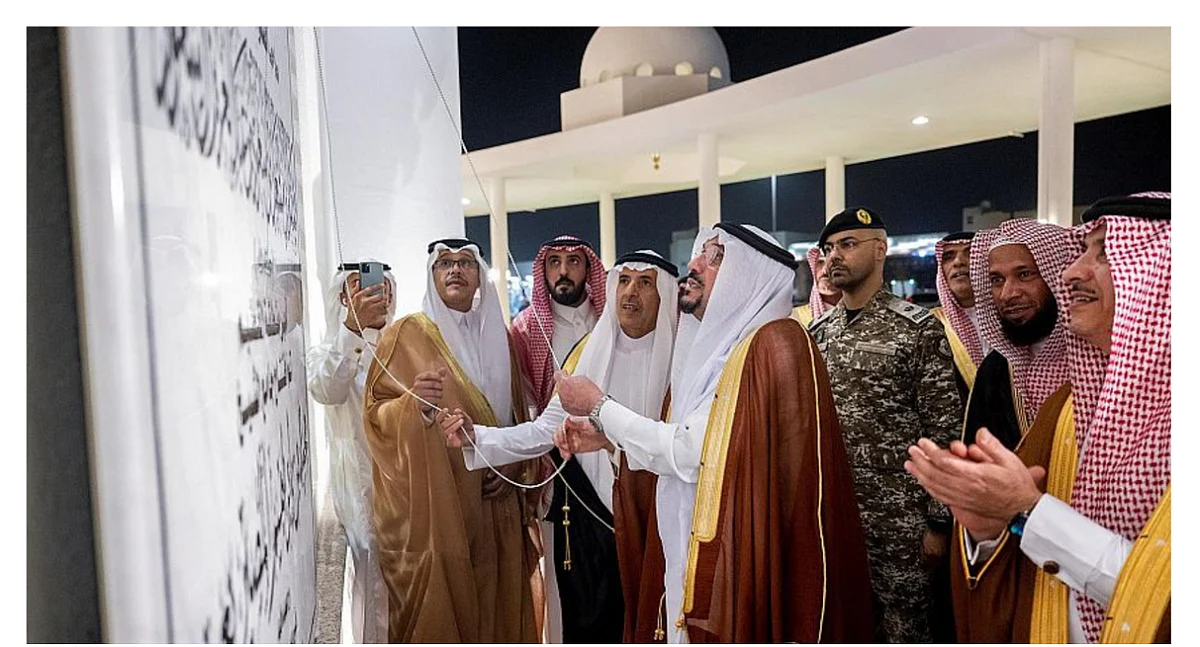 بالصور.. أمير القصيم يفتتح جامع المصيريعي ومسجد العليان بعنيزة