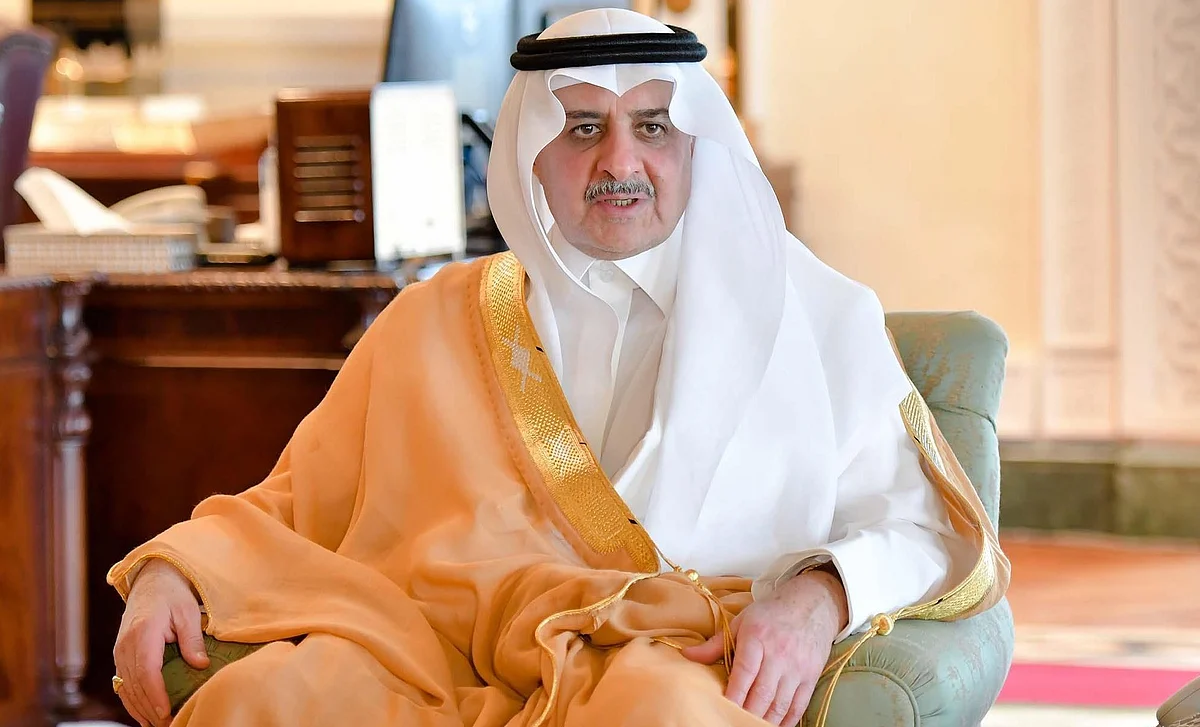 أمير تبوك يستقبل مواطنة عفت عن قاتل شقيقها لوجه الله