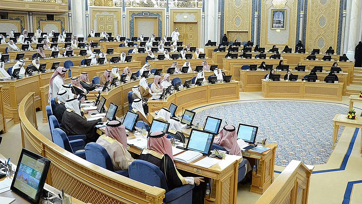 «الشورى» يطالب وزارة التجارة بتطوير إجراءات رصد أسعار السلع