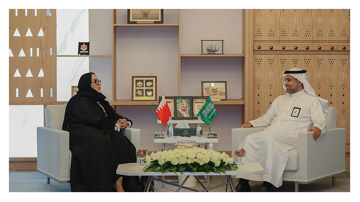 وزير الصحة يبحث مع نظيرته البحرينية تعزيز التعاون بين البلدين