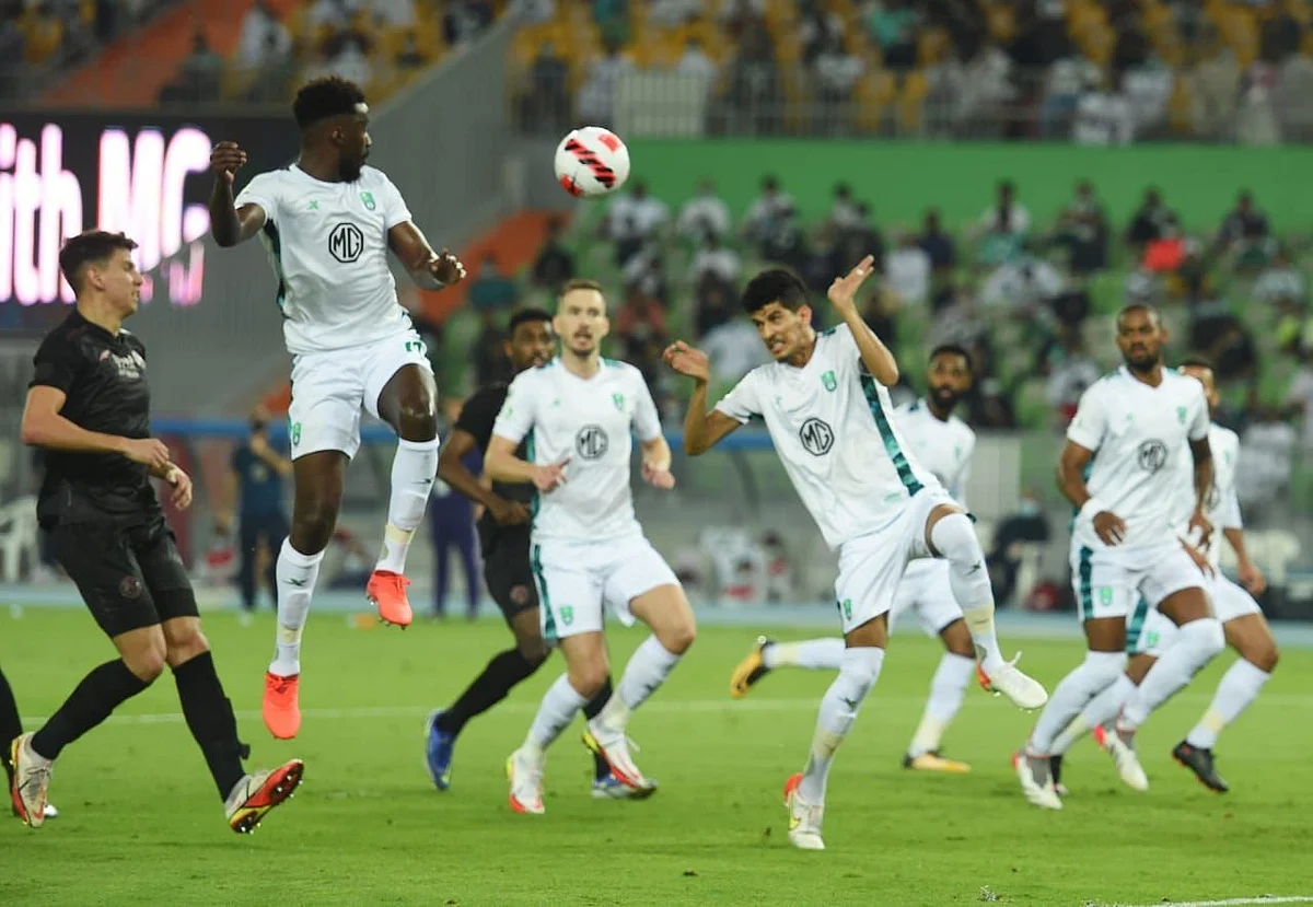 أرقام مواجهات الأهلي والشباب في دوري المحترفين السعودي قبل الجولة الختامية