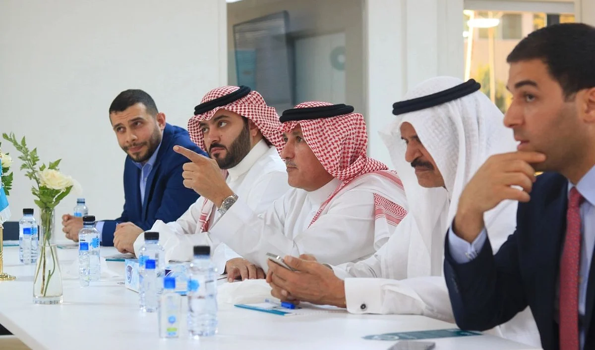 الوفد الإعلامي المُرافق لولي العهد يزور شركة "موضوع" في الأردن