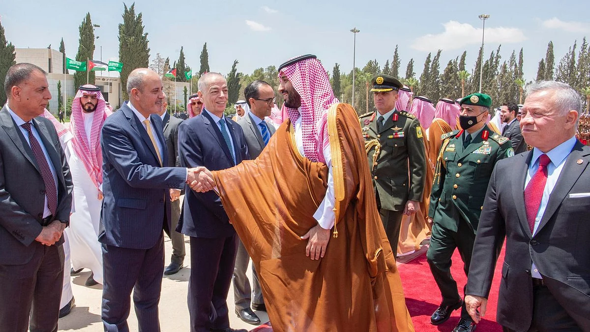 بالفيديو.. عاهل الأردن وولي عهده في مقدمة مودّعي الأمير محمد بن سلمان
