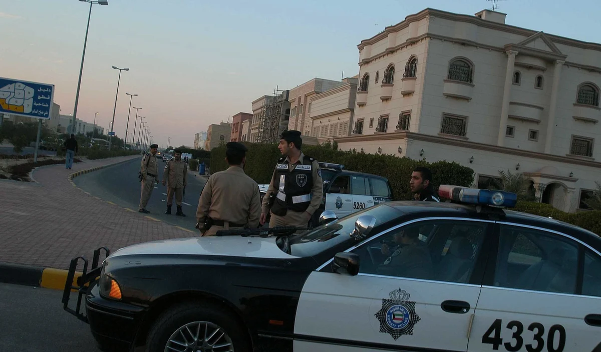 الشرطة الكويتية تحاول الوصول إلى شخص «هتك عرض» أمريكية في الشارع